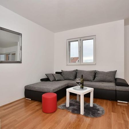 Apartment Anna A2+2 Makarska Zewnętrze zdjęcie