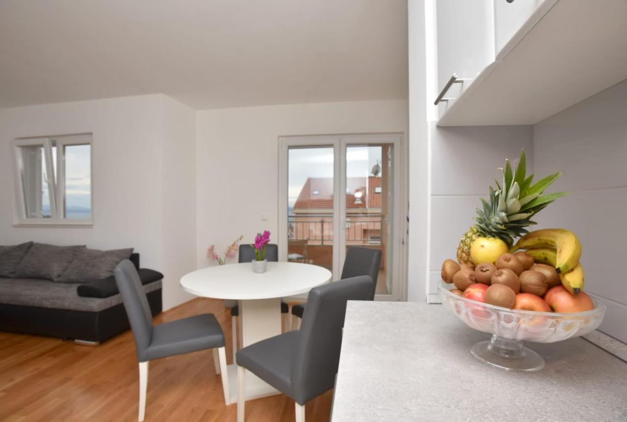 Apartment Anna A2+2 Makarska Zewnętrze zdjęcie